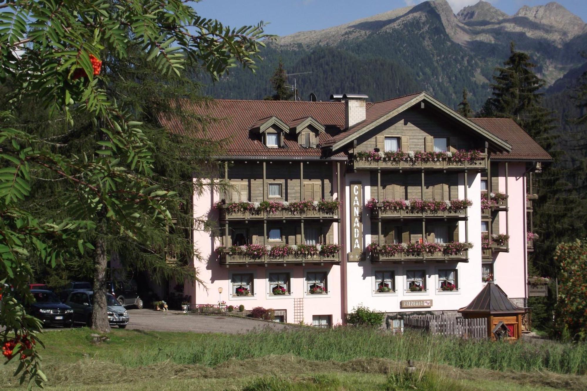Hotel Canada Predazzo Zewnętrze zdjęcie