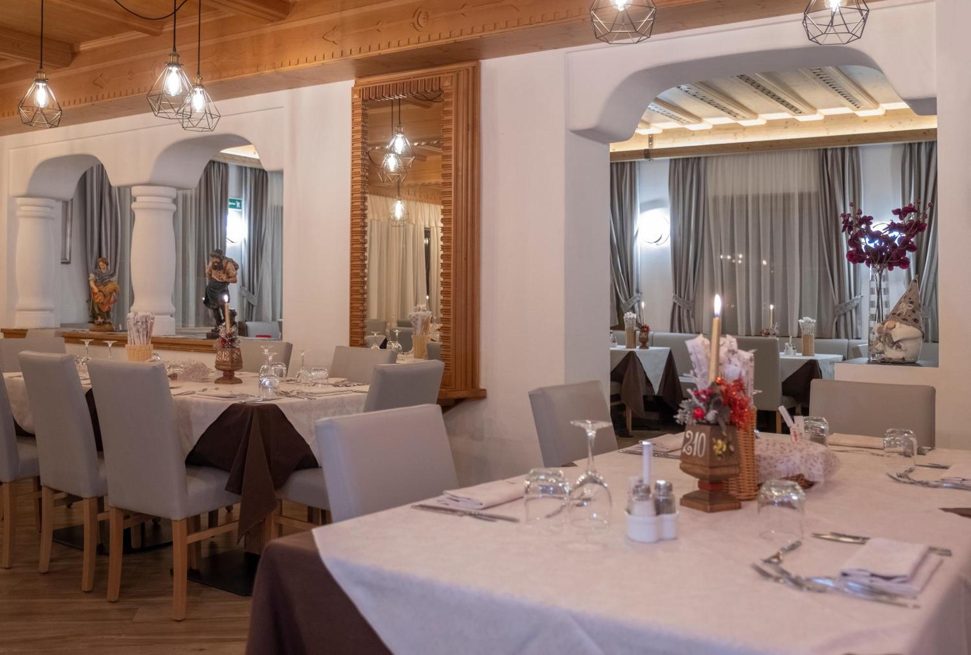 Hotel Canada Predazzo Zewnętrze zdjęcie
