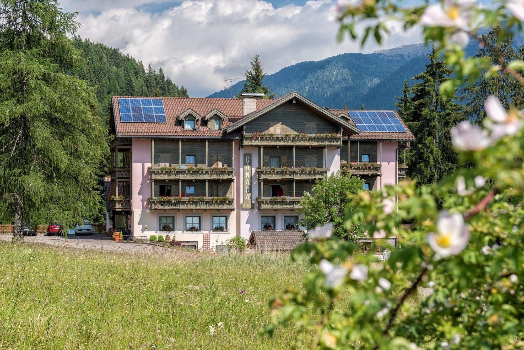 Hotel Canada Predazzo Zewnętrze zdjęcie